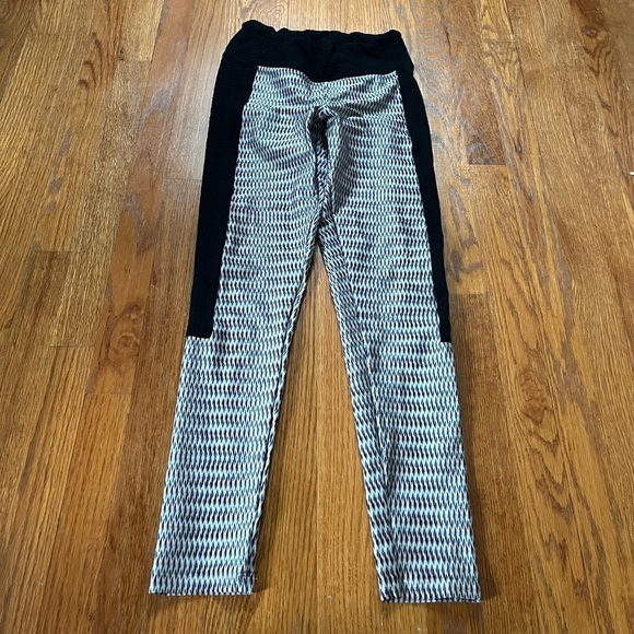 TRACK & Field Women’s Leggings Size Medium - Picture 3 of 5